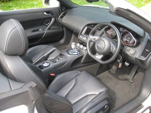 2012 Audi R8 Spyder - 8