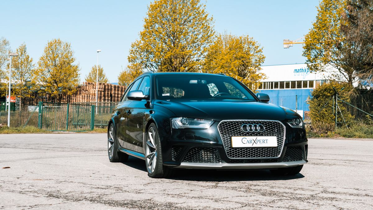 Audi R4 2014 2014 Audi RS4 noir métallisé Automatic, 7+ speed Left Hand Drive in ...