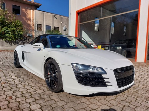 2009 Audi R8 Spyder V10 manual gear