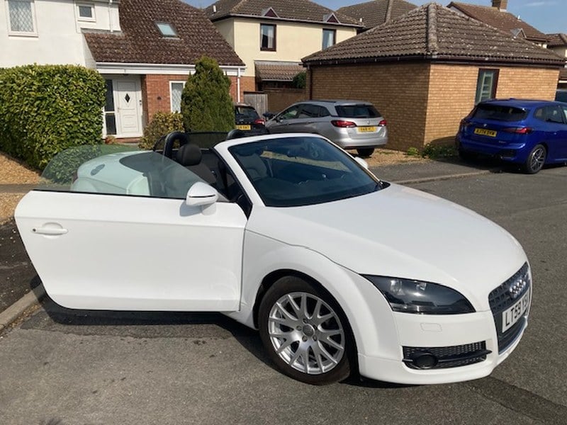 Rapid Classics: Eine Suche. Alle Oldtimer. 11 » Rapid Classics: Eine Suche. Alle Oldtimer. Exceptional ultra low mileage 2009 Audi TT 8J