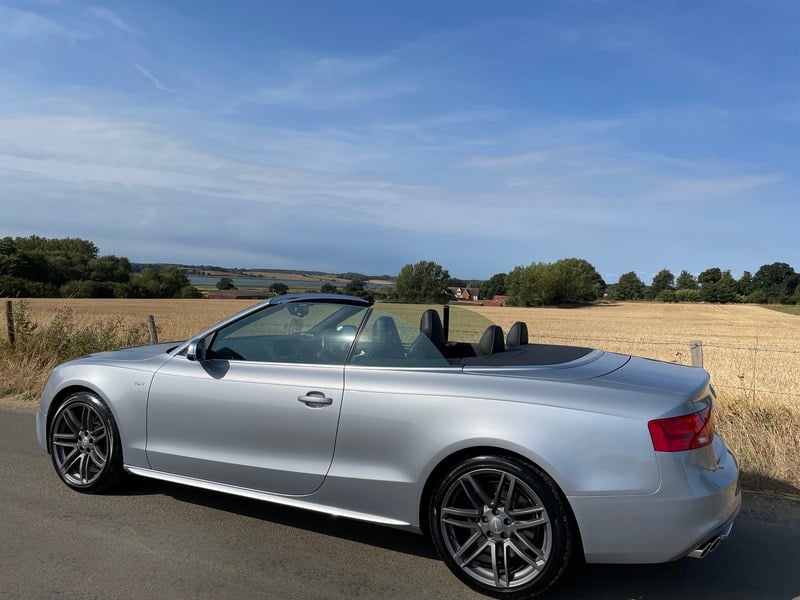 Rapid Classics: Eine Suche. Alle Oldtimer. 23 » Rapid Classics: Eine Suche. Alle Oldtimer. 2016 Audi S5