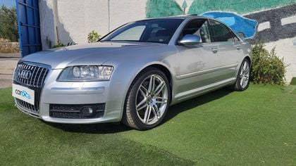 Audi S8 Plus