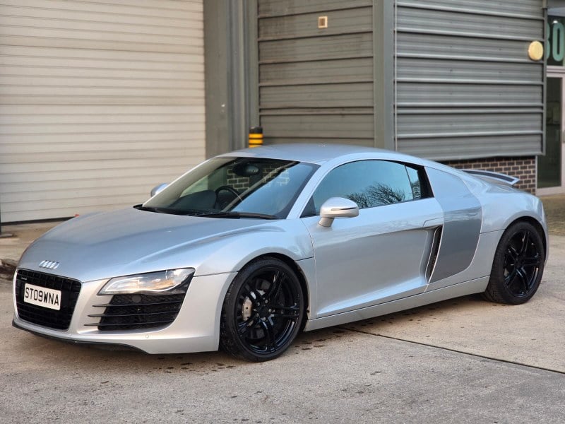 AUDI R8 4.2 V8 COUPE - V8 GATED MANUAL GEARBOX SUPERCAR