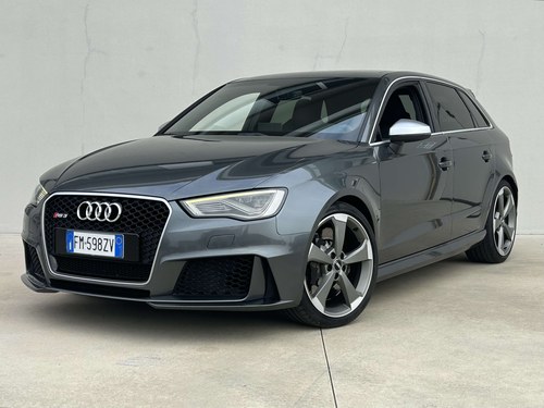 2015 Audi RS3 Sportback 2.5 TFSI quattro s-tronic À venda