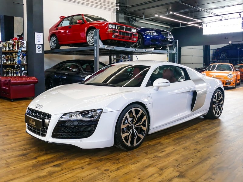 2011 Audi R8 - 1 2011 Audi R8 - 1