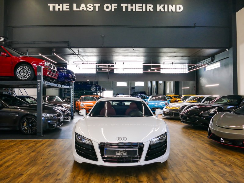 2011 Audi R8 - 2 2011 Audi R8 - 2