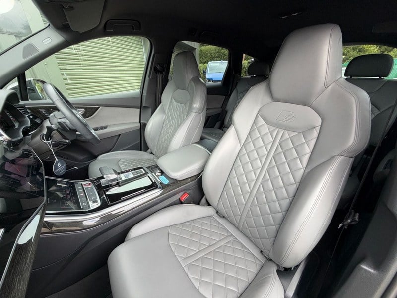 2023 Audi SQ7 - 2 2023 Audi SQ7 - 2