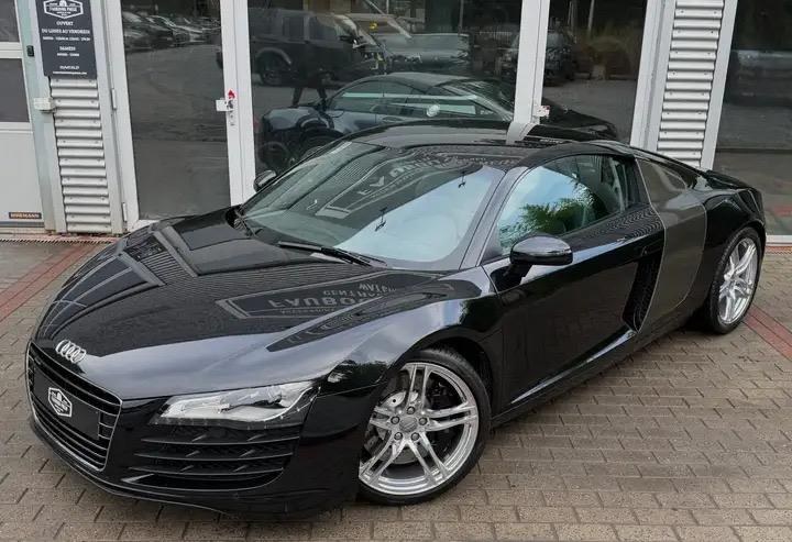 2010 Audi R8 - 1 2010 Audi R8 - 1
