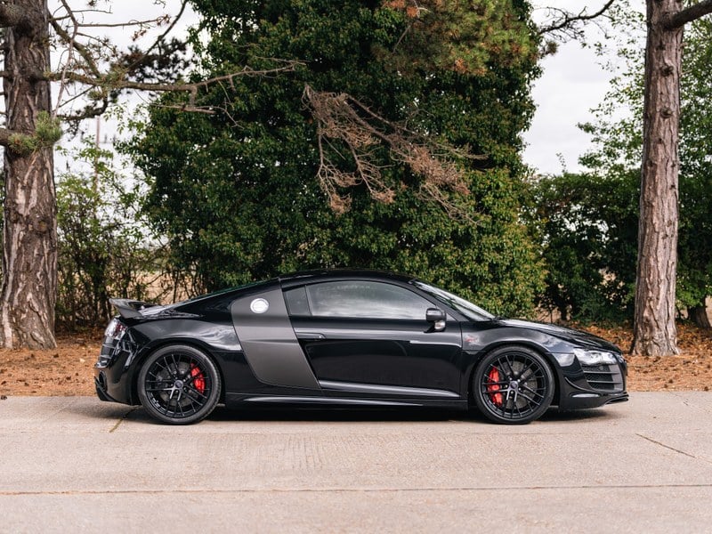 2011 Audi R8 - 2 2011 Audi R8 - 2