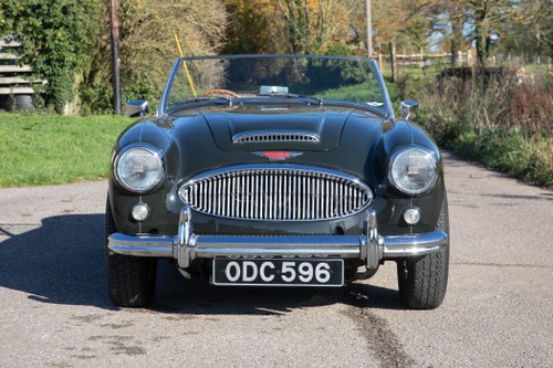 1961 Austin Healey 3000 MkII 1 of 261 RHD, 2,300 Miles Since Rest VENDUTO
