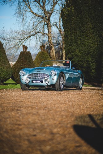 1958 Austin Healey 100/6 available for photoshoots in Surrey A noleggio