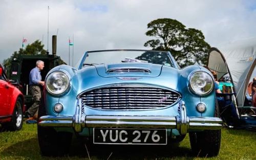 1960 Austin Healey 3000 mk1 (picture 1 of 7)