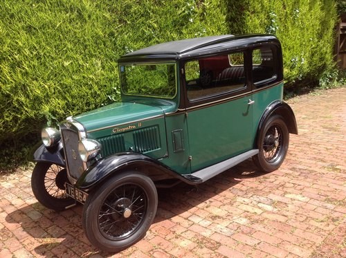 1933 Delux box saloon For Sale