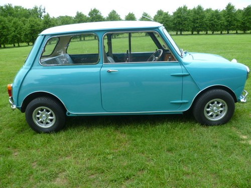 1965   MK1 Austin Cooper s 970 cc with period Extras For Sale
