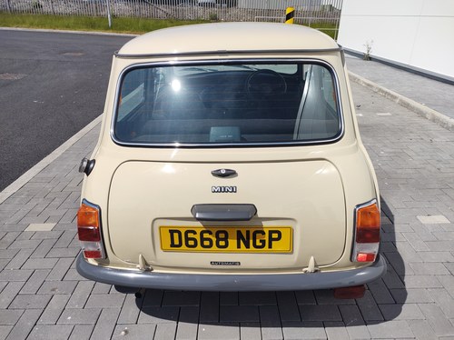 AUSTIN MINI MAYFAIR AUTO . D REG 1986 .