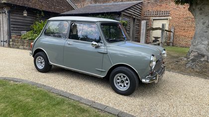 Austin Mini Deluxe