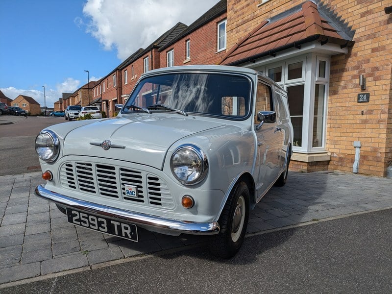 Austin Mini Van kaufen bei Car & Classic