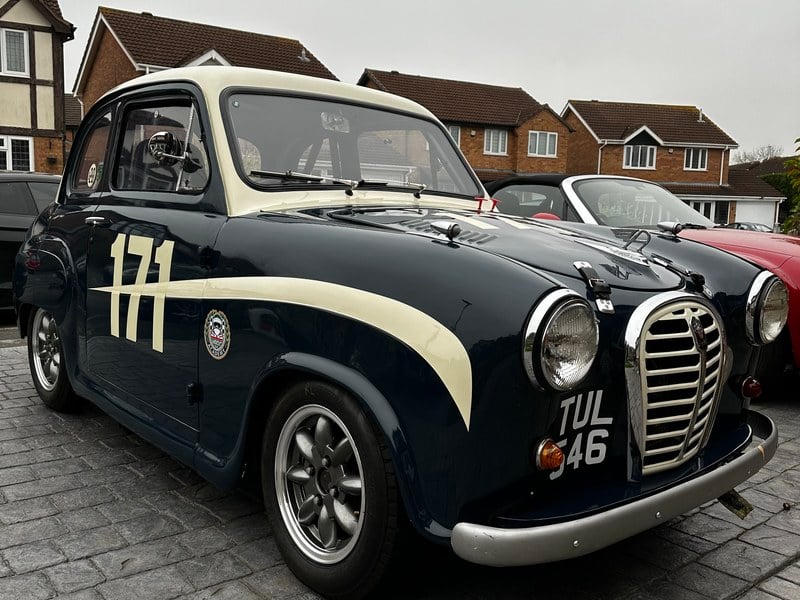 Rapid Classics: Eine Suche. Alle Oldtimer. 27 » Rapid Classics: Eine Suche. Alle Oldtimer. 1957 Austin A35