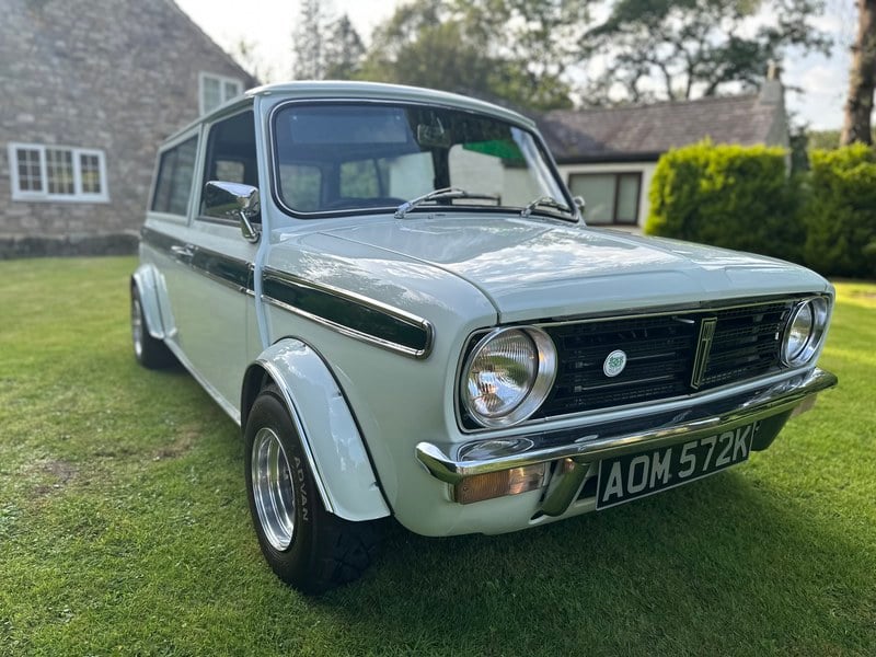 AUSTIN MINI CLUBMAN ESTATE Classic restomod show car Morris