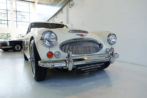 1967 Stunning restored MkIII, overdrive, Heritage certificate  For Sale