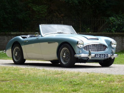 1957 Austin Healey 100-6 in a completely restored condition In vendita