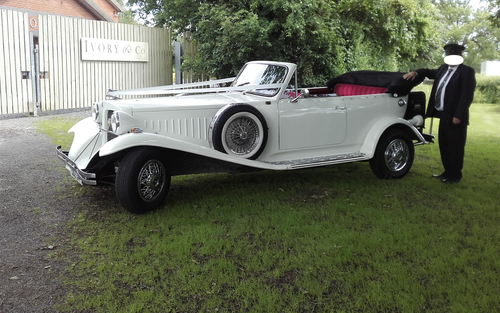 Wedding Car Vintage Style Convertible (picture 1 of 5)