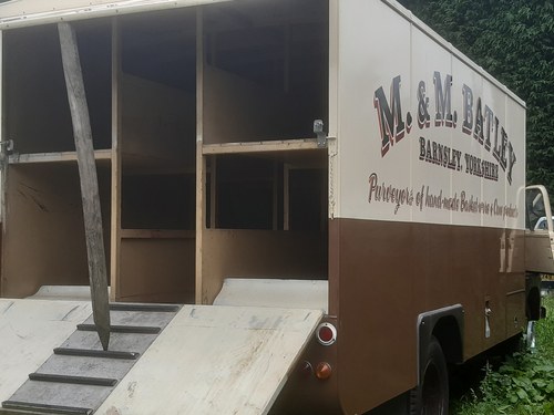 1955 Bedford Box Van VENDIDO