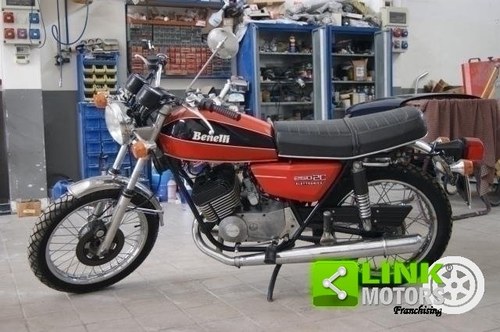 MOTO BENELLI 250 2C DEL 1975 CON LIBRETTO ORIGINALE For Sale