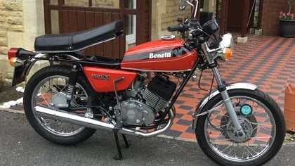 Benelli 250 2C,  Electronica. absolutely beautiful,