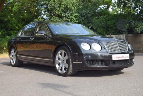 2005 2006 Model/55 Bentley Flying Spur in Diamond Black For Sale