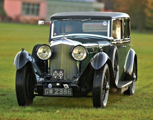 1931 Bentley 8.0 Litre Weyman Saloon by H.J. Mulliner For Sale