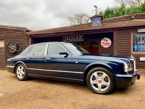2001 BENTLEY ARNAGE RED LABEL, ONE OWNER 50,000 MILES FROM NEW! VENDUTO
