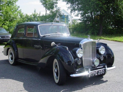 1953 A very nice collector’s car and a sovereign ‘gentleman ‘s dr SOLD