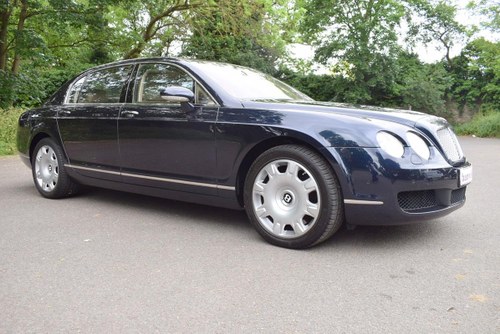 2005 2006 Model/55 Bentley Flying Spur in Sapphire Blue In vendita