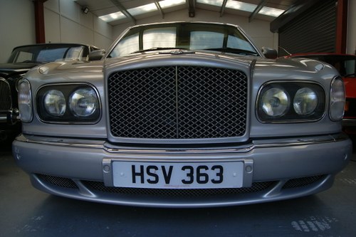 2000 Bentley Arnage red label ONLY 30K miles condition to match For Sale