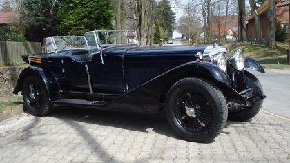 Bentley 4 litre No. 22 with the powerful 6 1/2 litre engine