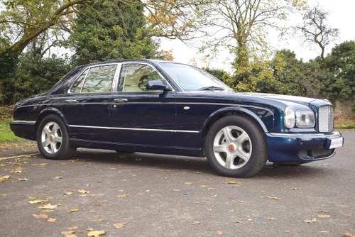 1999 2000 Model V Bentley Arnage Red Label in Royal Blue For Sale
