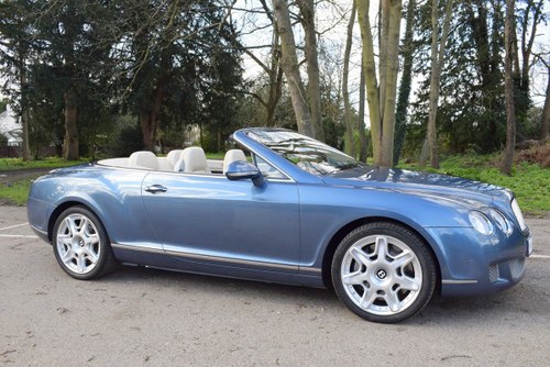 2010/10 Bentley Continental GTC Mulliner in Blue Crystal For Sale
