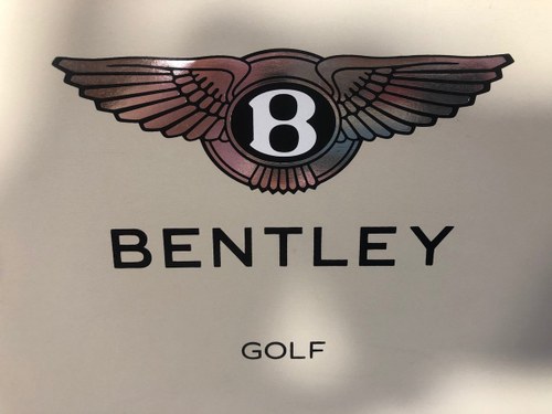 2020 Genuine Bentley Golf Clubs - Unused In vendita