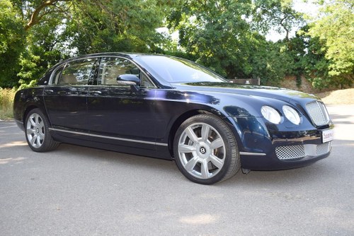 2005 2006 Model/55 Bentley Flying Spur in Sapphire Blue For Sale