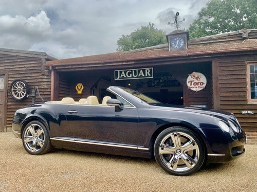 2006 BENTLEY CONTINENTAL GTC. 31,000 MILES! VENDU