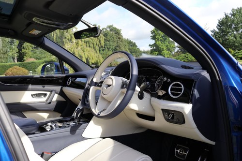 2017 Bentley BENTAYGA V8 - 3