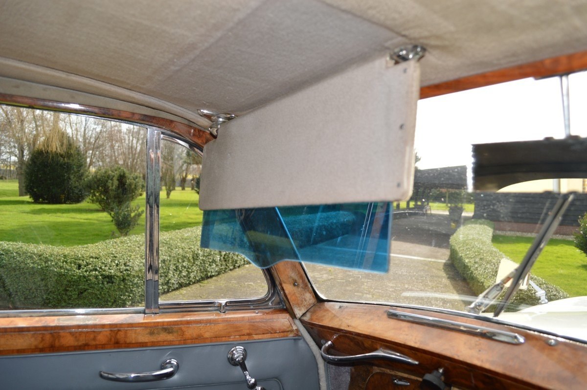 1952 Bentley Mk VI saloon by James Young, foto 7