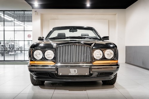 1996 Elegant Bentley Azure in the perfect colour combination For Sale