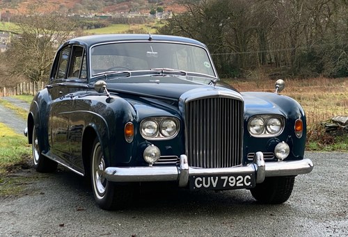 1965 Bentley S3 4dr Saloon with folding rear seat B124GJ For Sale