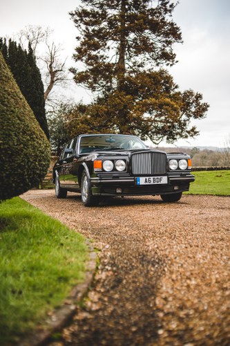 1994 Bentley Brooklands for hire in Surrey, London, Kent Zu Mieten