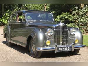 1952 BENTLEY R Type James Young Saloon The motorshow car For Sale (picture 1 of 12)