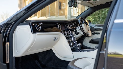 2016 Bentley Azure - 9