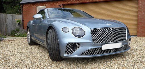 2022 Bentley GTC V8 In vendita