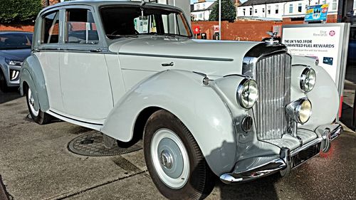 Picture of 1948 Bentley MkVI Saloon, Groud-up Restoration to v high std - For Sale